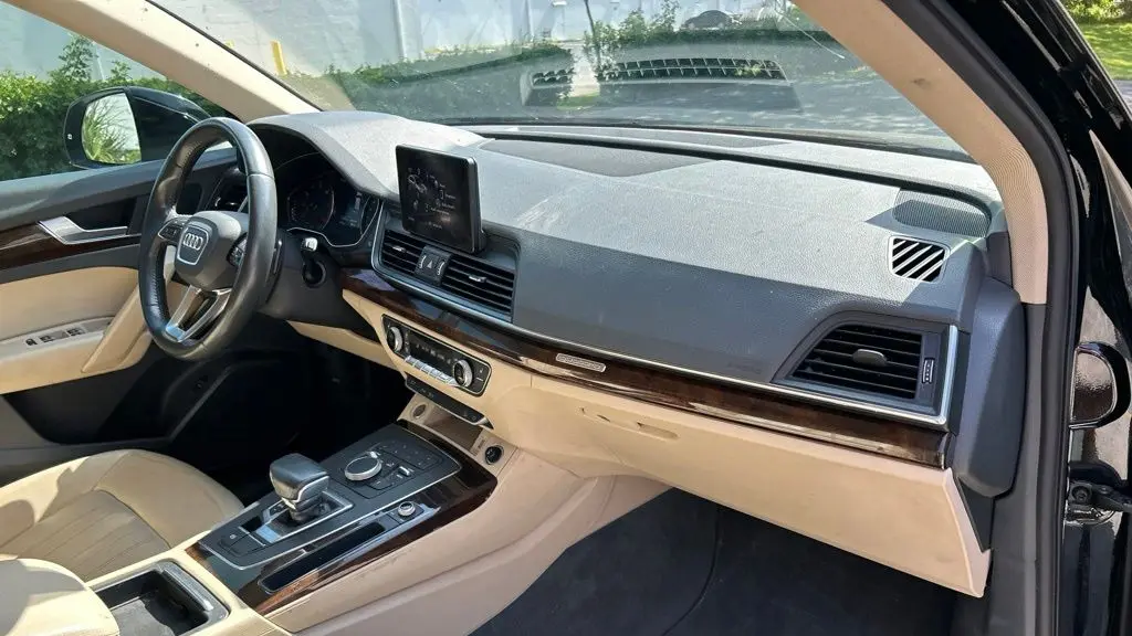 2019 Audi Q5 quattro Premium 45 TFSI