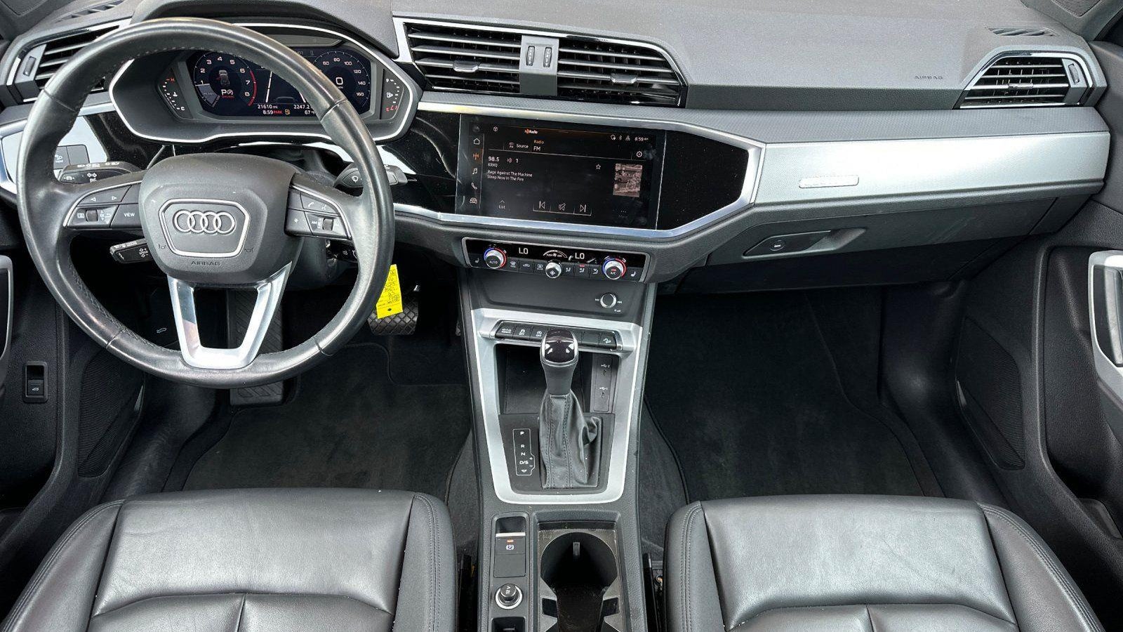 2023 Audi Q3 quattro Premium 40 TFSI
