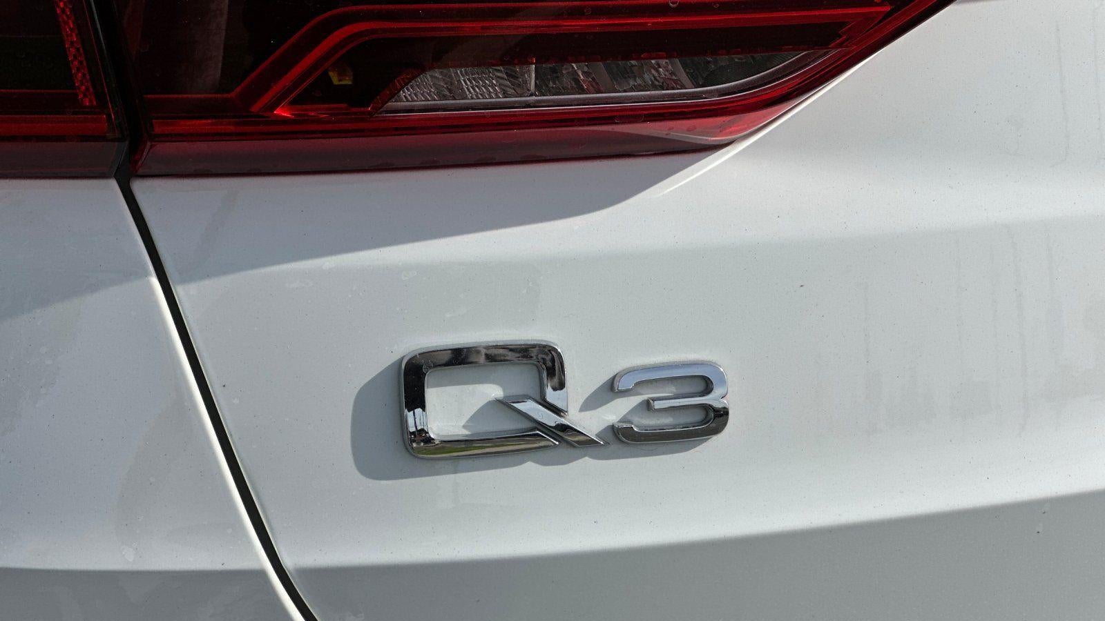 2023 Audi Q3 quattro Premium 40 TFSI