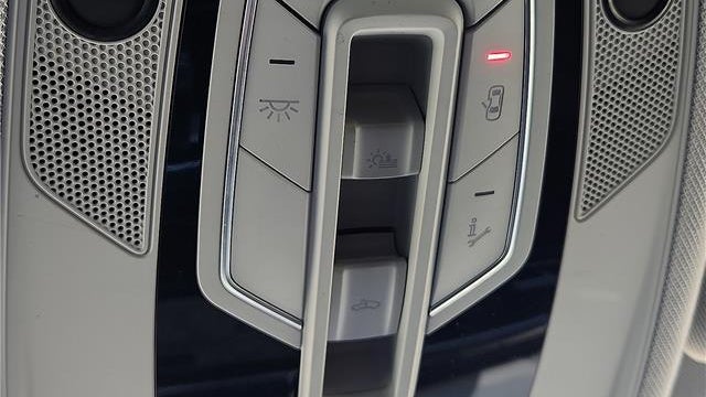 2022 Audi Q8 quattro Premium 55 TFSI
