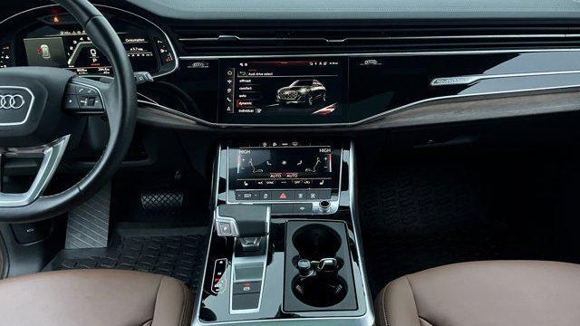 2025 Audi Q8 quattro Premium 55 TFSI