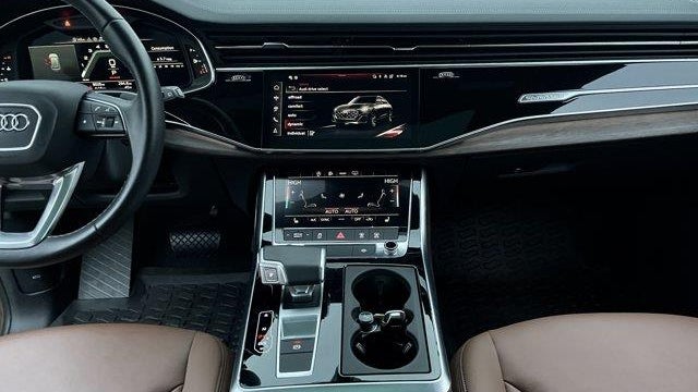 2025 Audi Q8 quattro Premium 55 TFSI