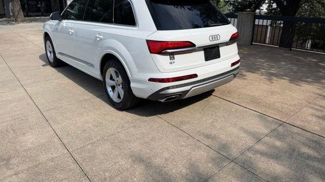 2025 Audi Q7 quattro Premium 55 TFSI