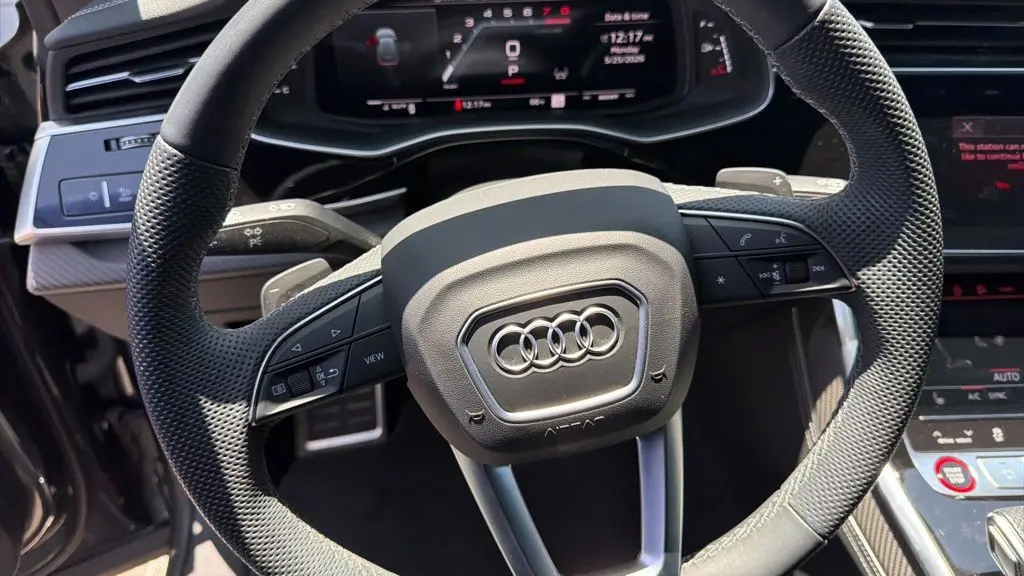 2025 Audi SQ8 4.0T quattro Premium Plus