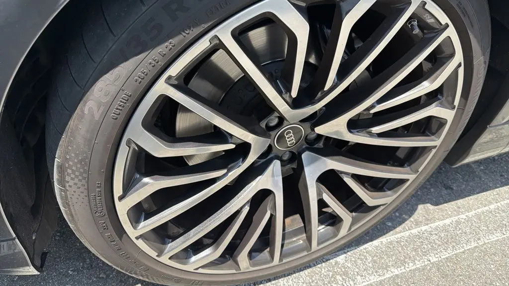 2025 Audi SQ8 4.0T quattro Premium Plus
