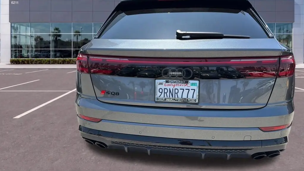 2025 Audi SQ8 4.0T quattro Premium Plus