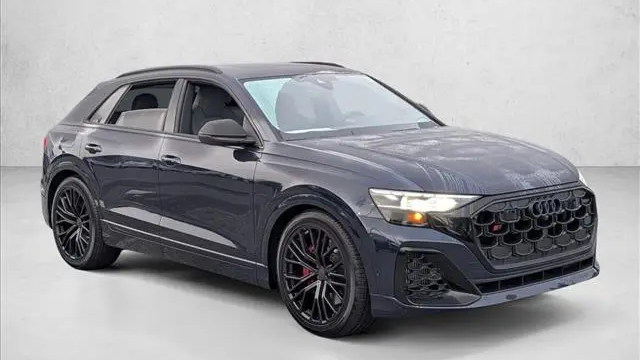 2026 Audi SQ8 4.0T quattro Premium Plus