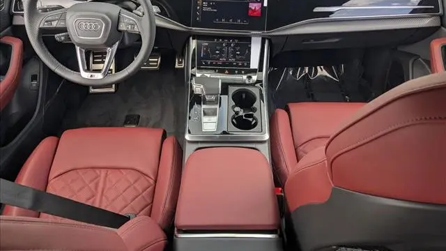 2026 Audi SQ8 4.0T quattro Premium Plus