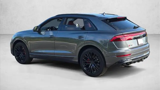2026 Audi SQ8 4.0T quattro Premium Plus