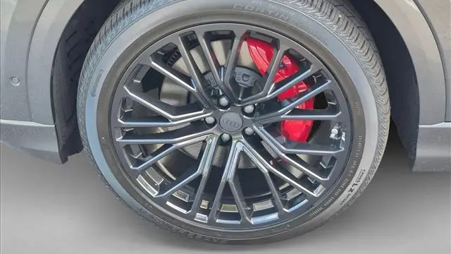 2026 Audi SQ8 4.0T quattro Premium Plus