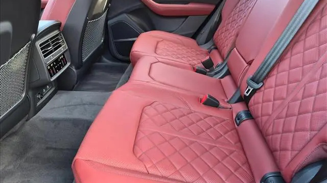 2026 Audi SQ8 4.0T quattro Premium Plus