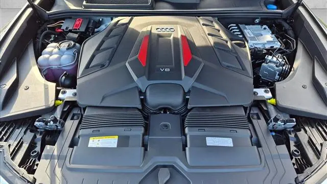 2026 Audi SQ8 4.0T quattro Premium Plus