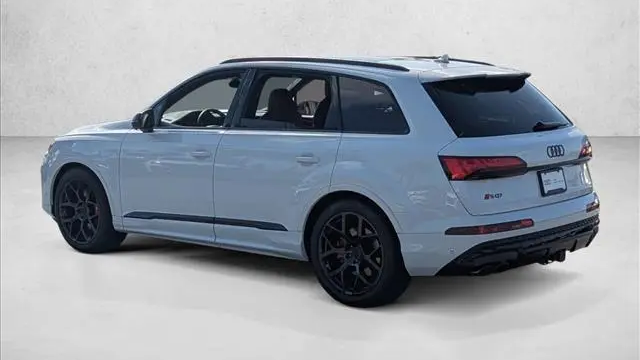 2026 Audi SQ7 4.0T quattro Premium Plus