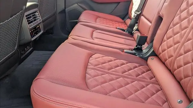 2026 Audi SQ7 4.0T quattro Premium Plus