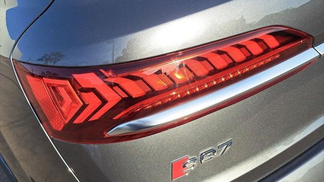 2024 Audi SQ7 4.0T quattro Premium Plus
