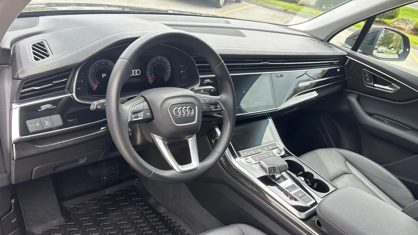 2023 Audi Q7 quattro Premium 55 TFSI