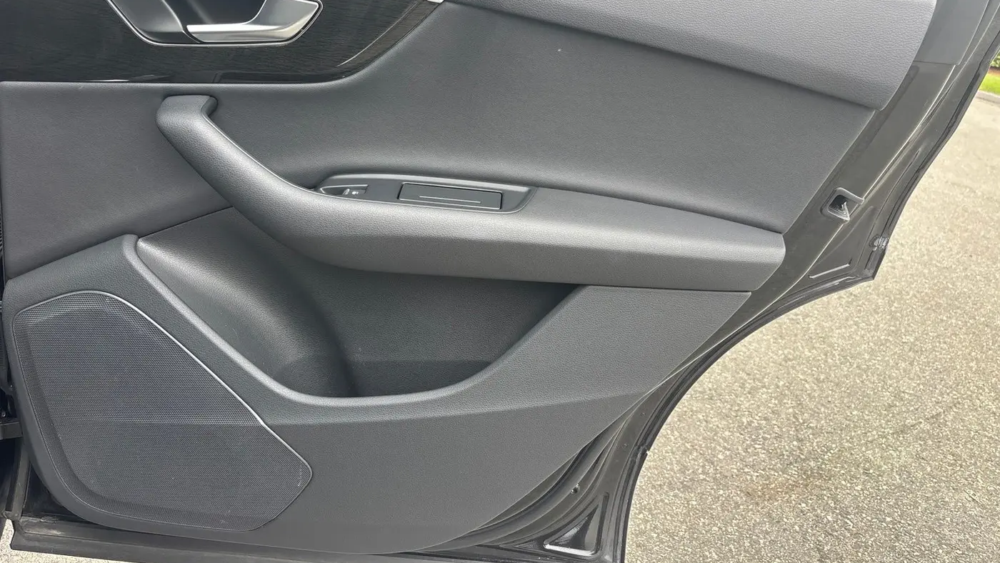2023 Audi Q7 quattro Premium 55 TFSI