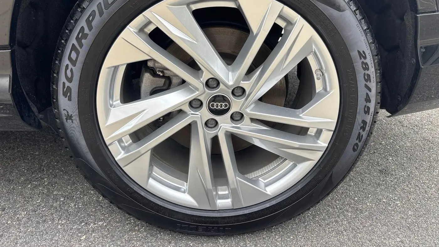 2023 Audi Q7 quattro Premium 55 TFSI