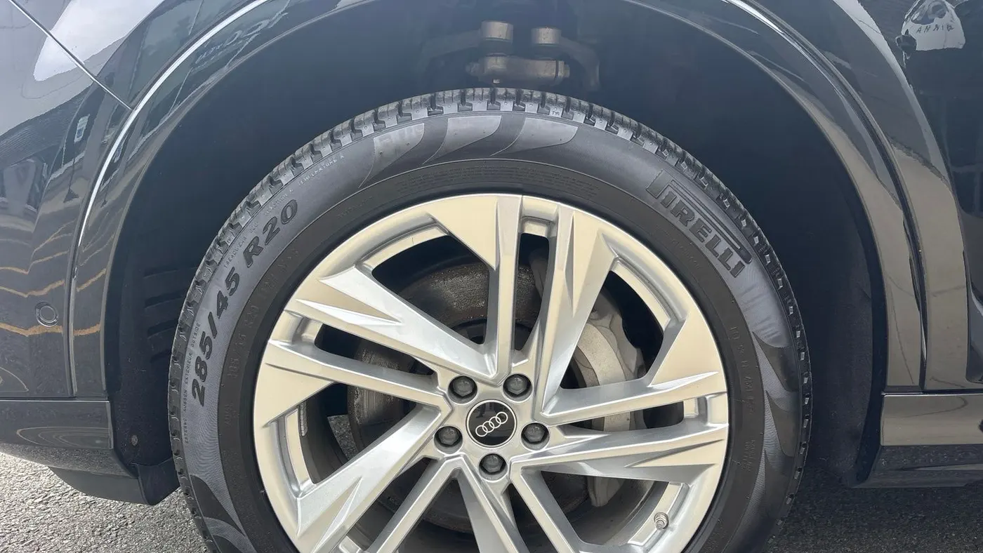 2023 Audi Q7 quattro Premium 55 TFSI