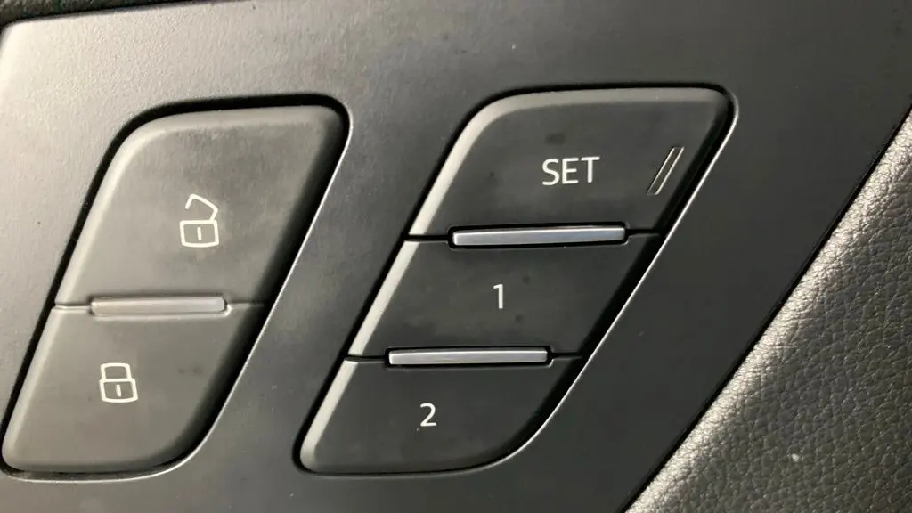 2023 Audi Q5 quattro Premium Plus 40 TFSI