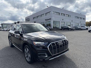 2023 Audi Q5 with Brilliant Black Exterior