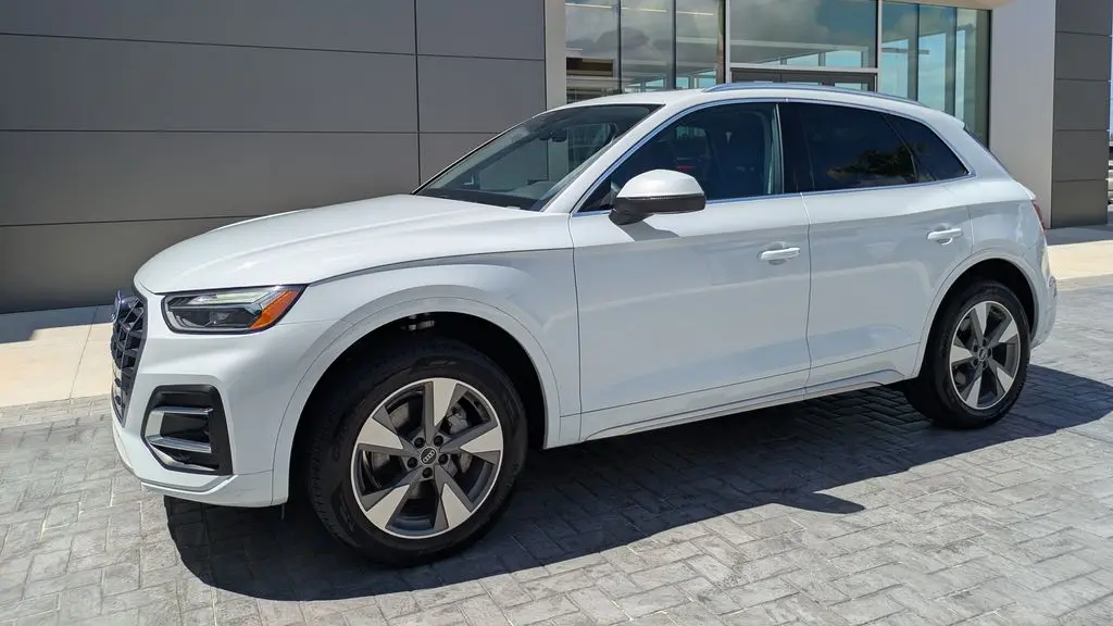 2023 Audi Q5 quattro Premium Plus 40 TFSI