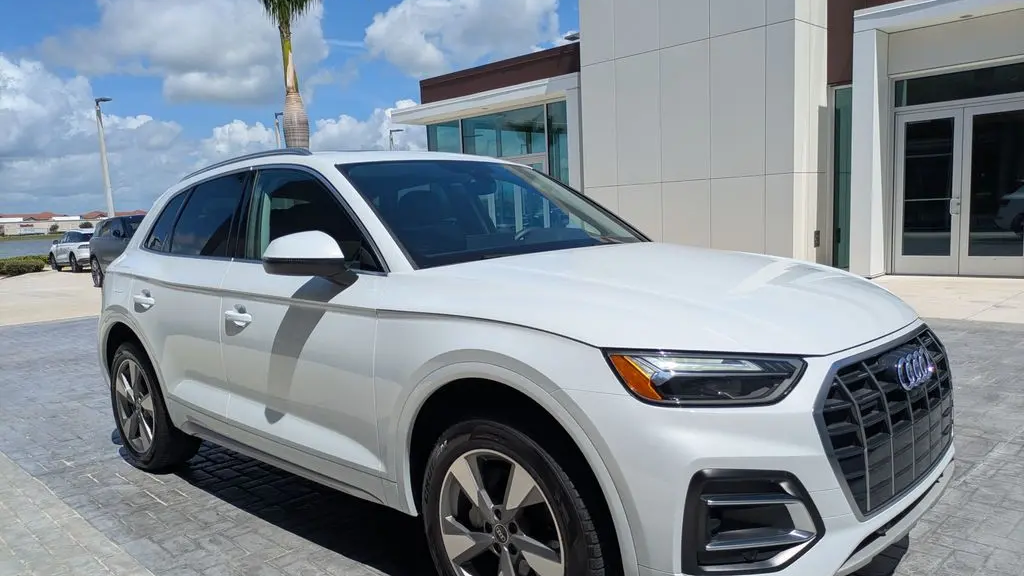 2023 Audi Q5 quattro Premium Plus 40 TFSI