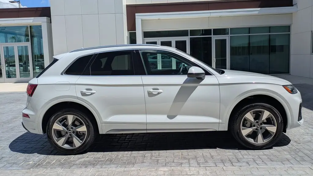 2023 Audi Q5 quattro Premium Plus 40 TFSI