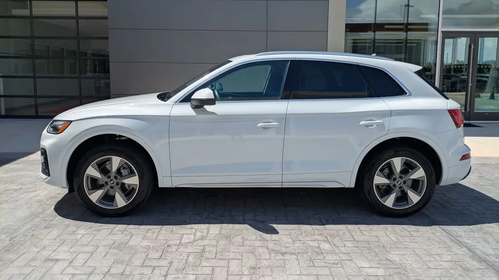 2023 Audi Q5 quattro Premium Plus 40 TFSI