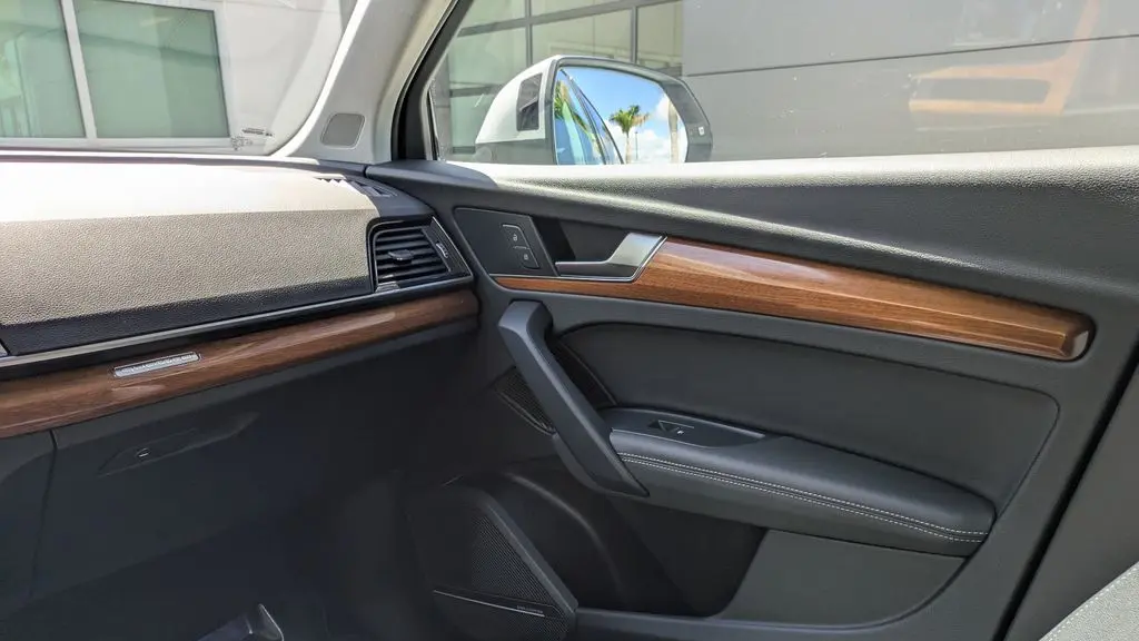 2023 Audi Q5 quattro Premium Plus 40 TFSI