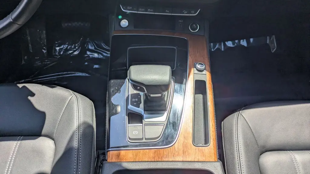 2023 Audi Q5 quattro Premium Plus 40 TFSI