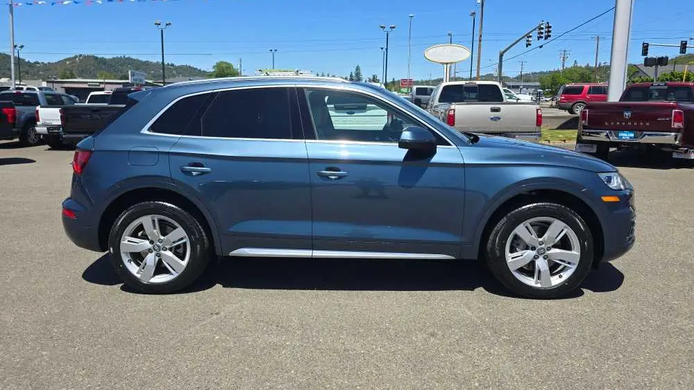 2018 Audi Q5 2.0T quattro Premium Plus