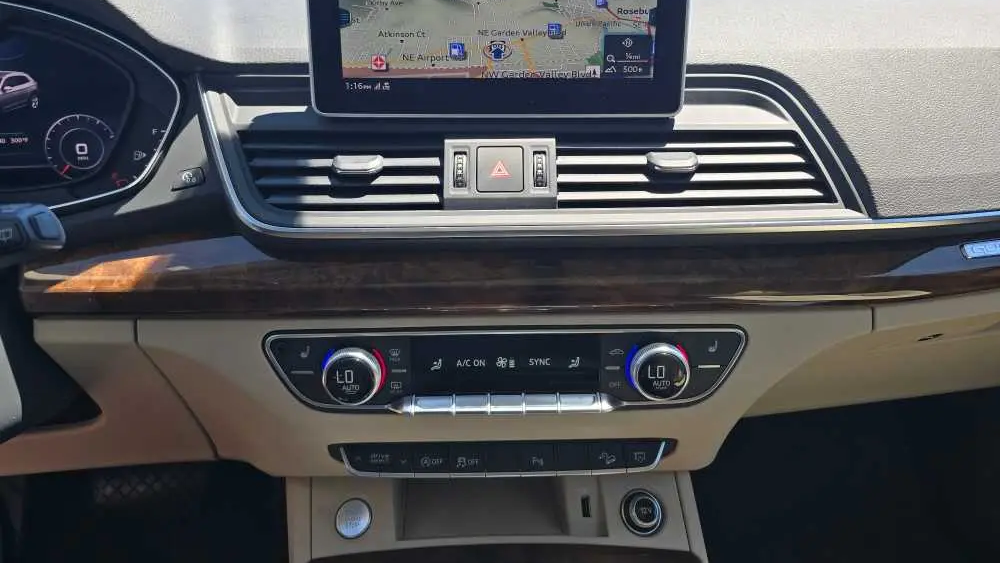 2018 Audi Q5 2.0T quattro Premium Plus