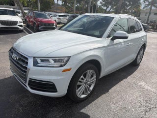 2019 Audi Q5 with Glacier White Metallic Exterior