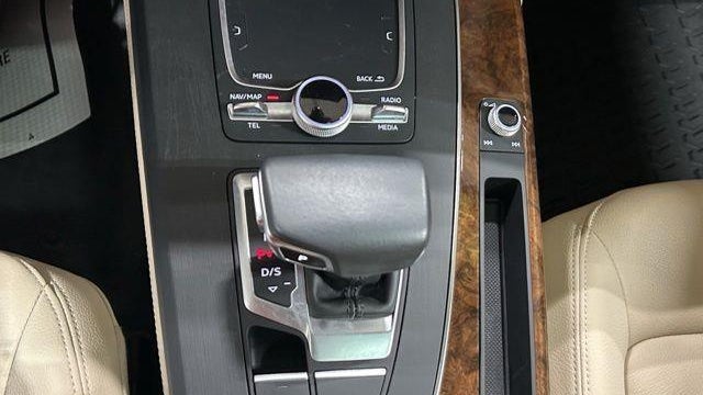 2020 Audi Q5 quattro Premium Plus 45 TFSI