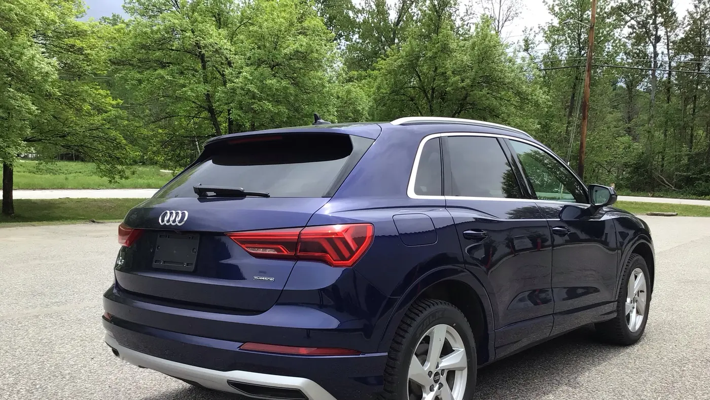 2022 Audi Q3 quattro Premium Plus 40 TFSI