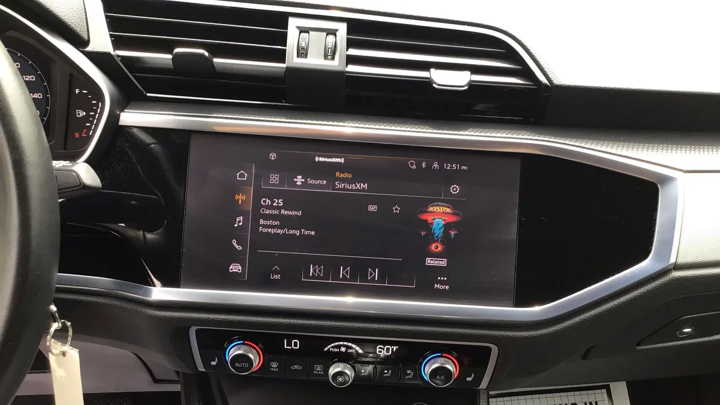 2022 Audi Q3 quattro Premium Plus 40 TFSI