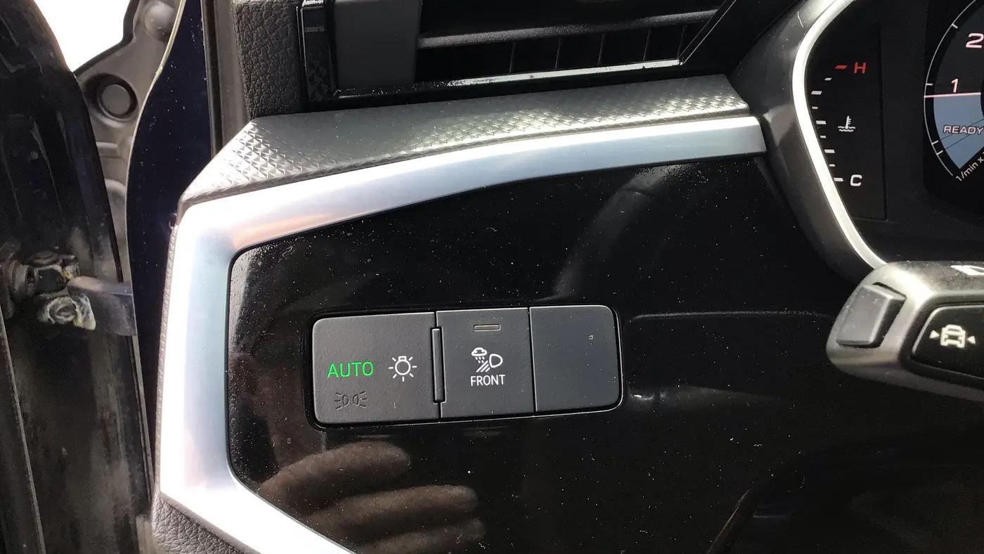 2022 Audi Q3 quattro Premium Plus 40 TFSI