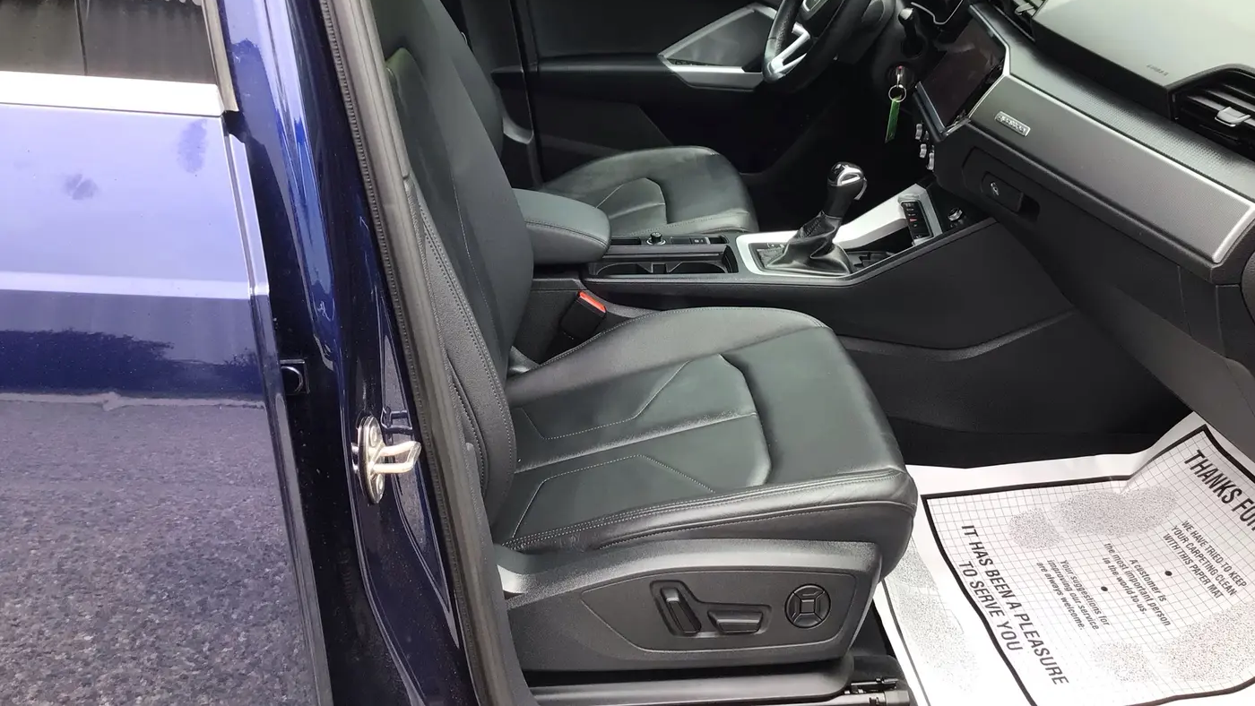 2022 Audi Q3 quattro Premium Plus 40 TFSI
