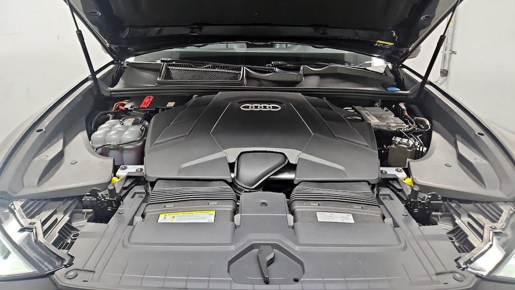 2019 Audi Q8 quattro Premium Plus 55 TFSI