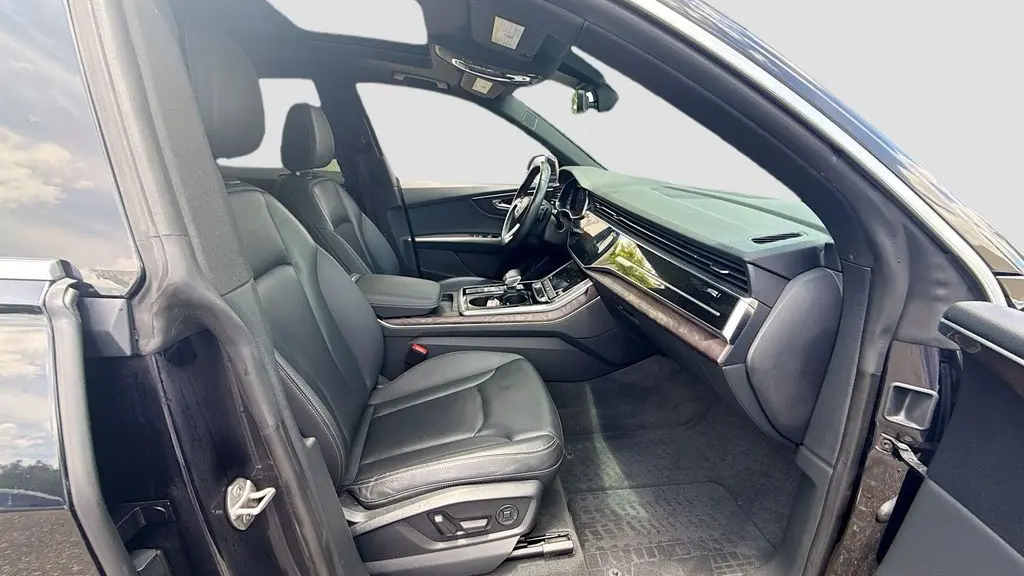 2020 Audi Q8 quattro Premium Plus 55 TFSI