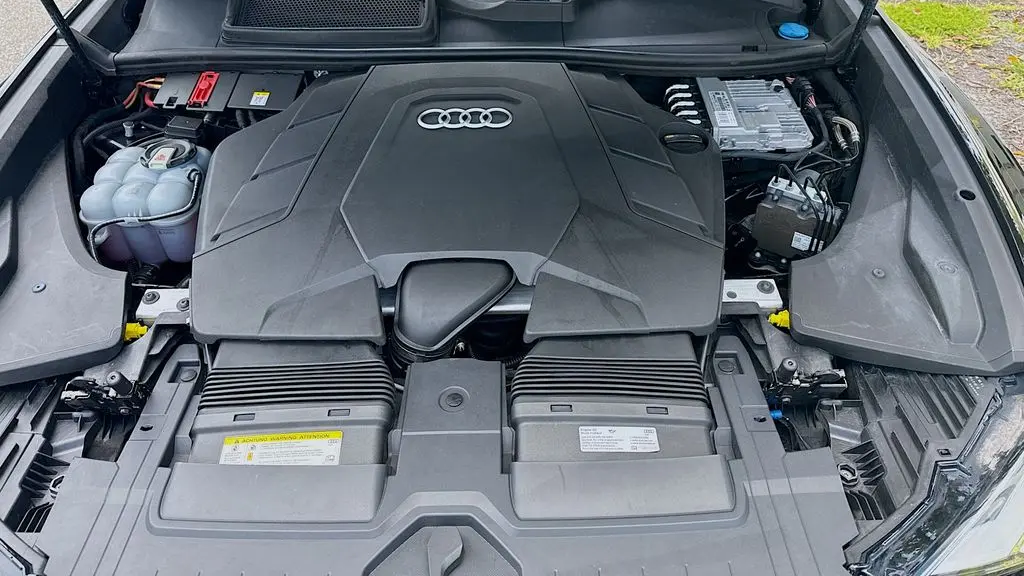 2020 Audi Q8 quattro Premium Plus 55 TFSI
