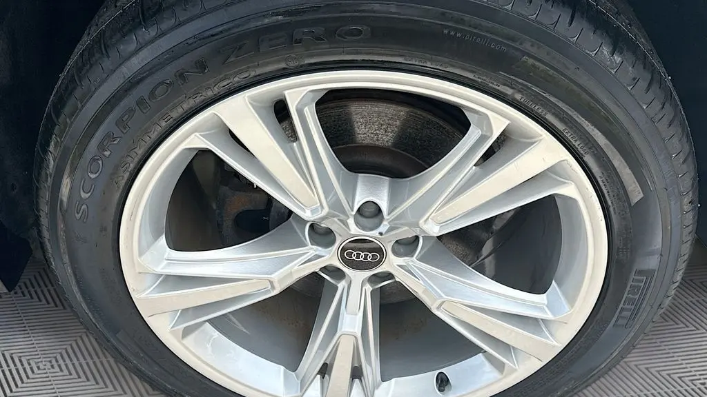 2020 Audi Q8 quattro Premium Plus 55 TFSI