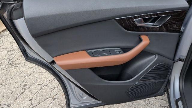 2022 Audi Q8 quattro Premium Plus 55 TFSI