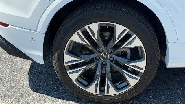 2025 Audi Q8 quattro Premium Plus 55 TFSI
