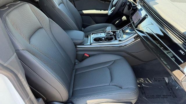 2025 Audi Q8 quattro Premium Plus 55 TFSI