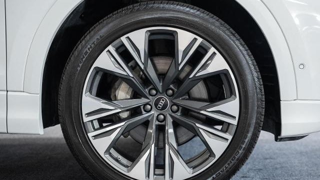 2025 Audi Q8 quattro Premium Plus 55 TFSI
