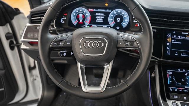 2025 Audi Q8 quattro Premium Plus 55 TFSI