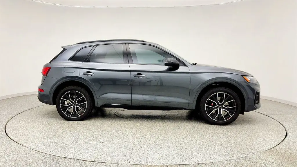 2022 Audi SQ5 3.0T quattro Prestige
