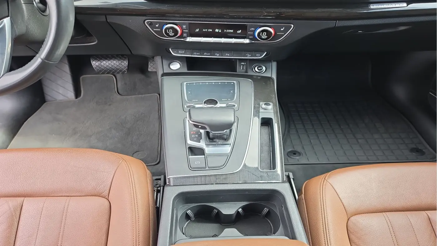 2020 Audi Q5 quattro Prestige 45 TFSI